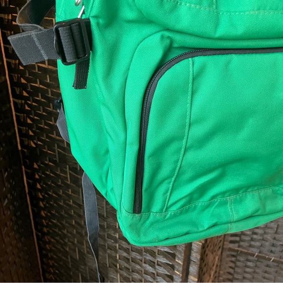 Jansport Green Backpack - Picture 2 of 15